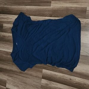 Liz Lange Maternity Top Size XL Blue Gathered Sides  V Neck